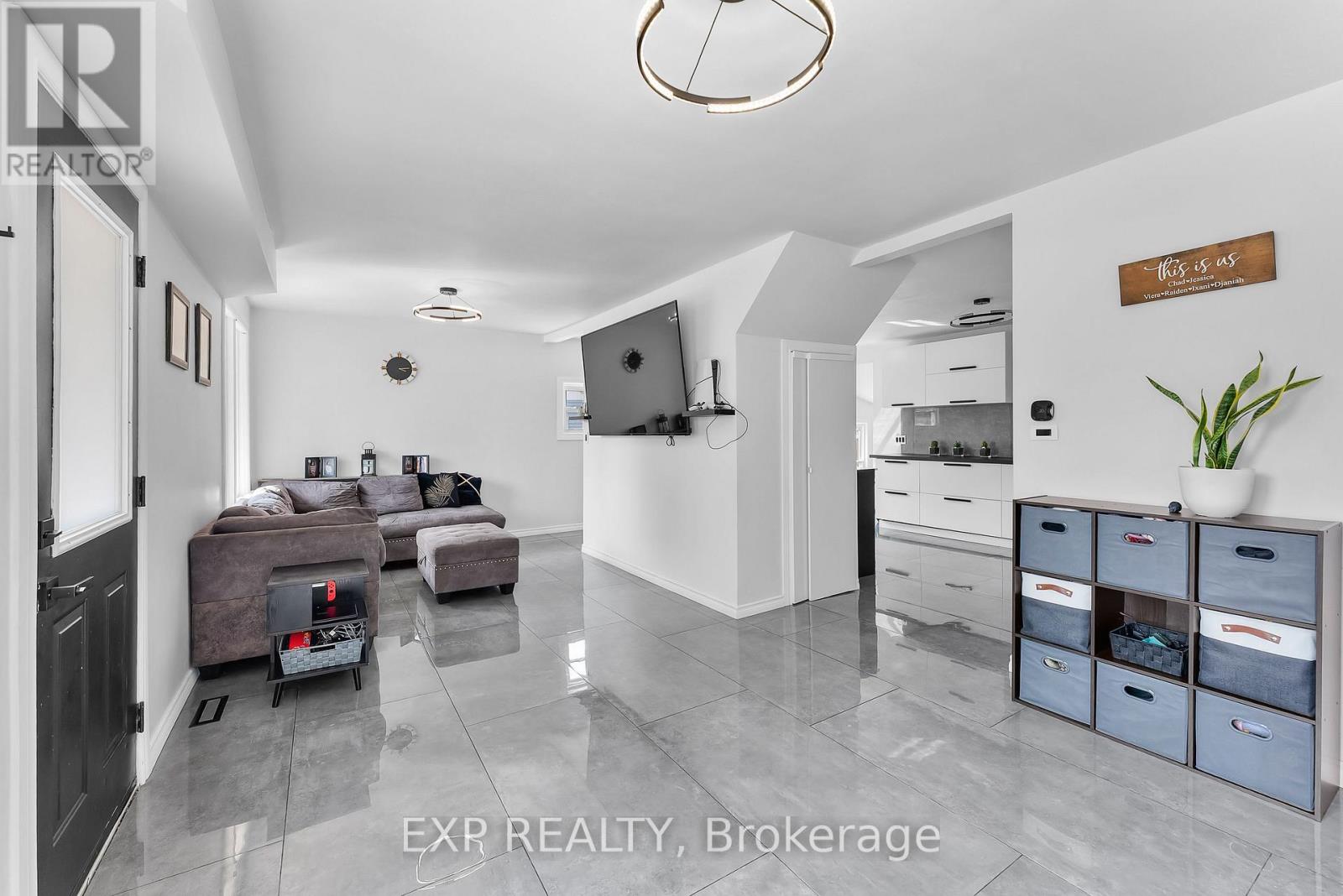 249 Wallace Avenue S, Welland (Lincoln/crowland), Ontario  L3B 1R7 - Photo 9 - X12614908