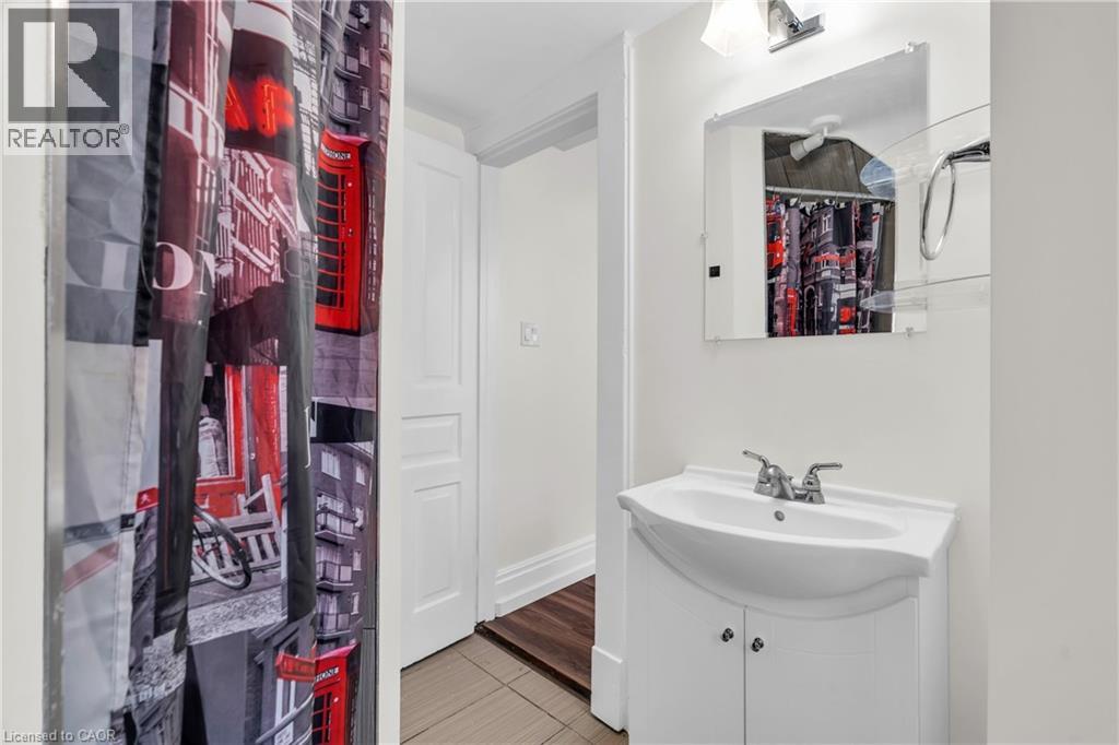 98 Church Street Unit# D (Upper), Kitchener, Ontario  N2G 2S2 - Photo 17 - 40793050