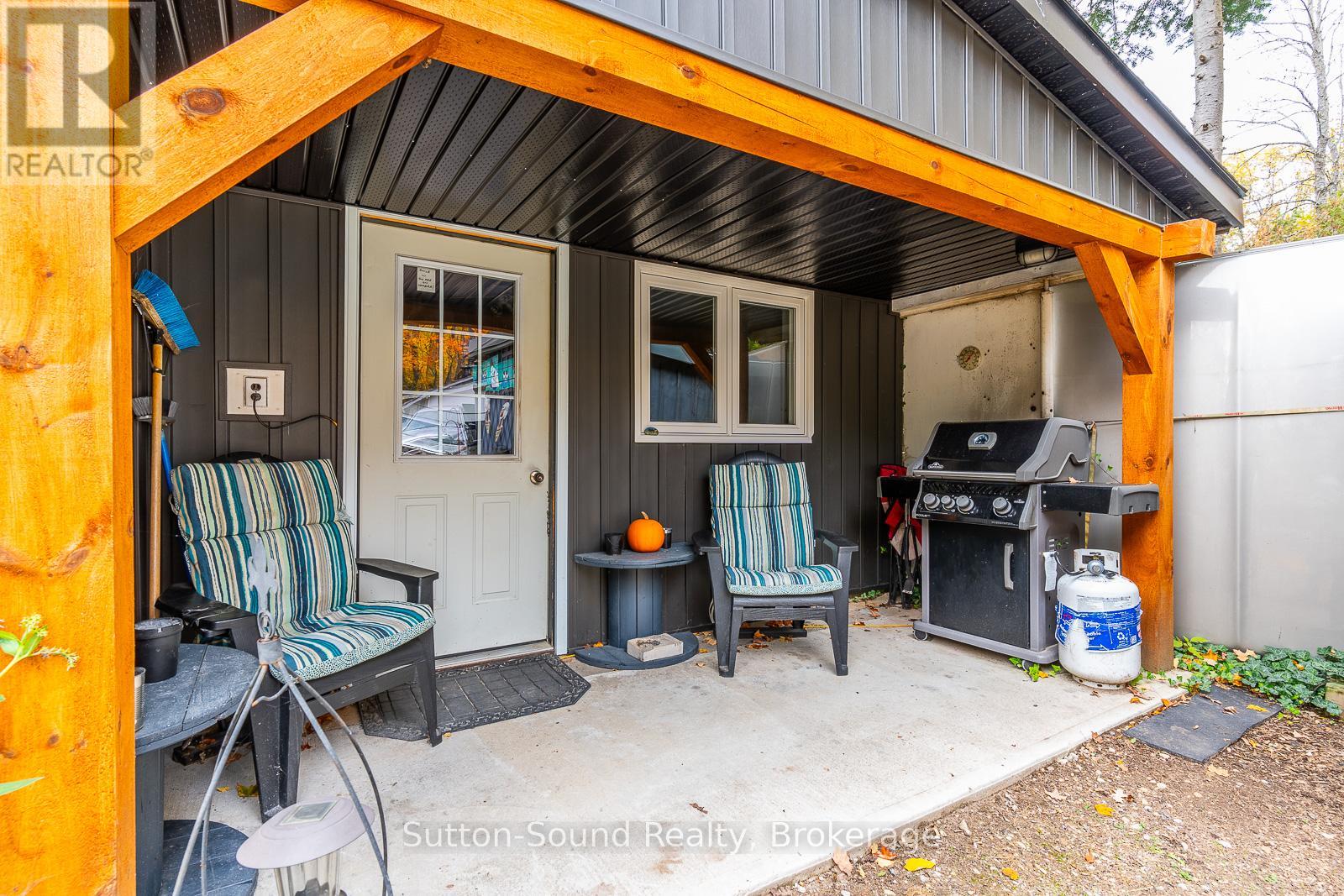 12 Parkside Avenue, South Bruce Peninsula, Ontario  N0H 2T0 - Photo 11 - X12614858