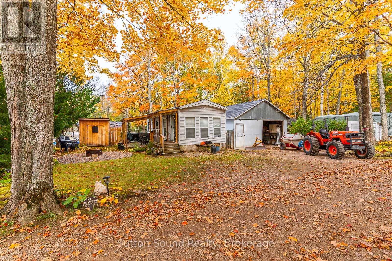 12 Parkside Avenue, South Bruce Peninsula, Ontario  N0H 2T0 - Photo 27 - X12614858