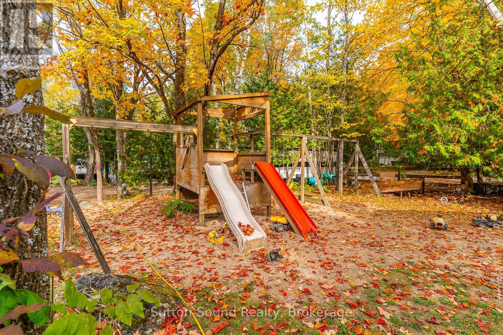 12 Parkside Avenue, South Bruce Peninsula, Ontario  N0H 2T0 - Photo 39 - X12614858