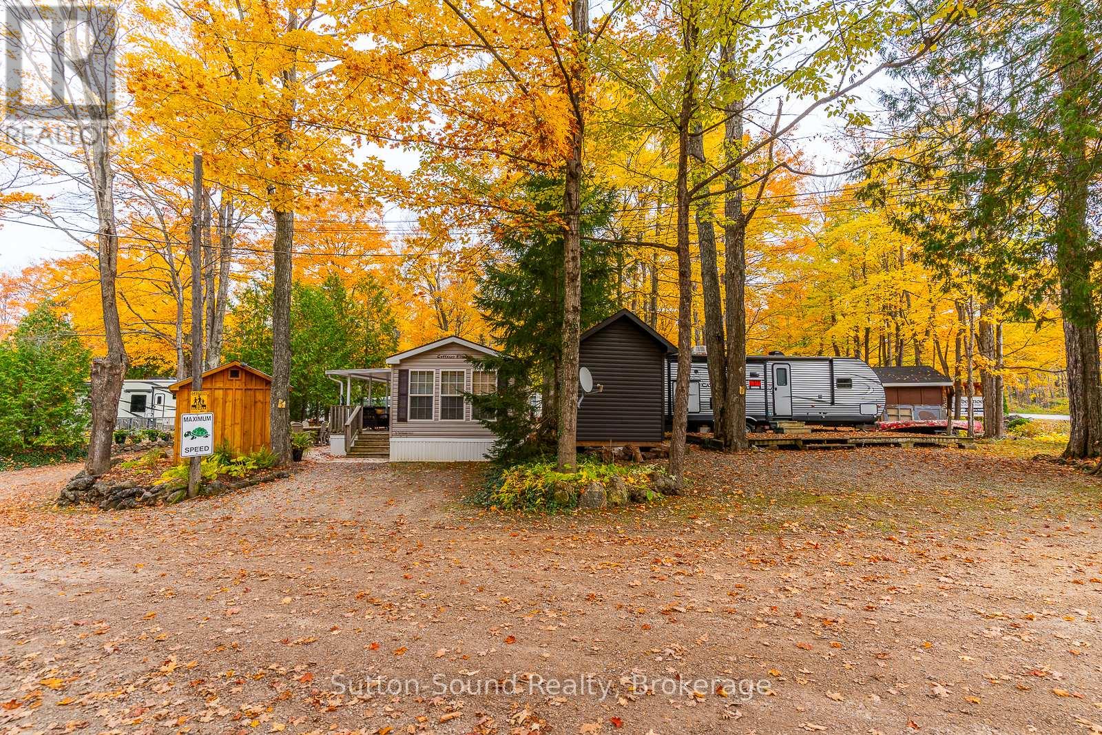 12 Parkside Avenue, South Bruce Peninsula, Ontario  N0H 2T0 - Photo 4 - X12614858