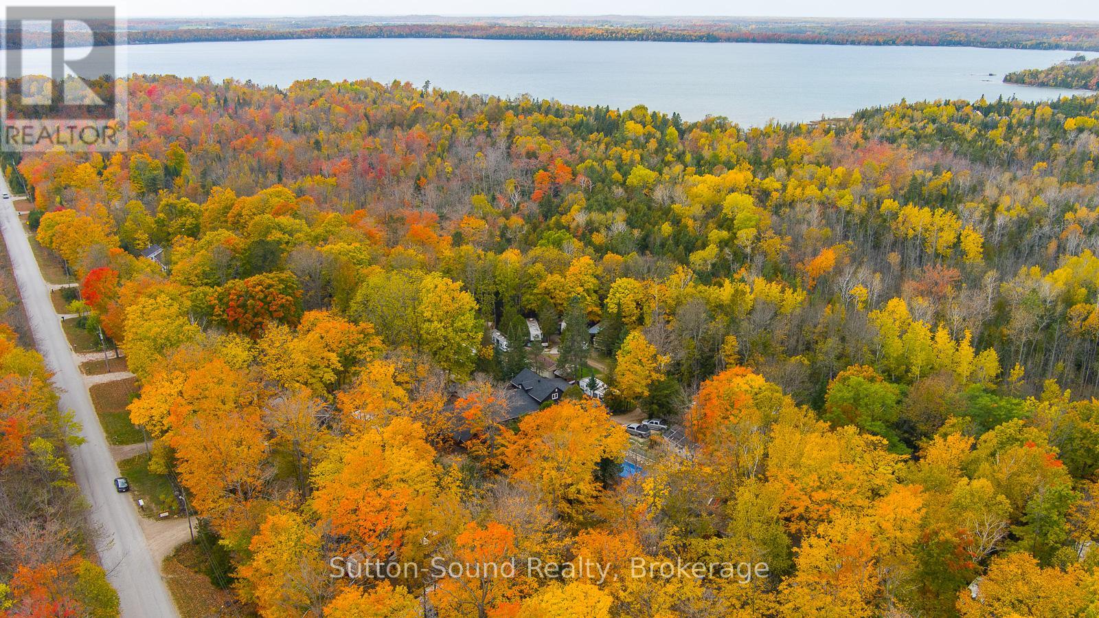 12 Parkside Avenue, South Bruce Peninsula, Ontario  N0H 2T0 - Photo 45 - X12614858