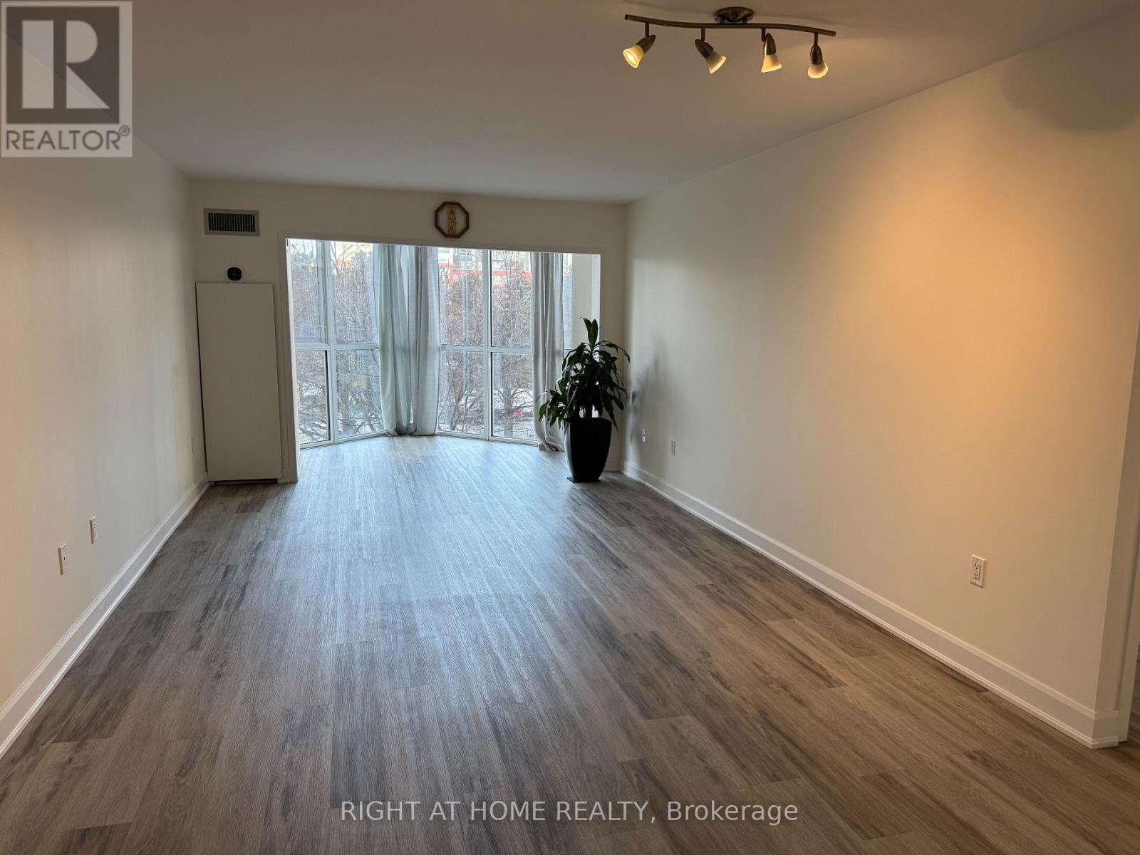 306 - 5 Concorde Place, Toronto, Ontario  M3C 3M8 - Photo 14 - C12614888