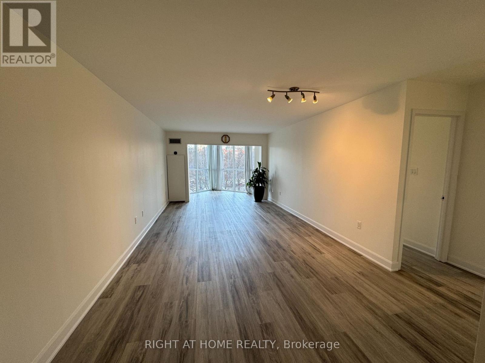 306 - 5 Concorde Place, Toronto, Ontario  M3C 3M8 - Photo 15 - C12614888