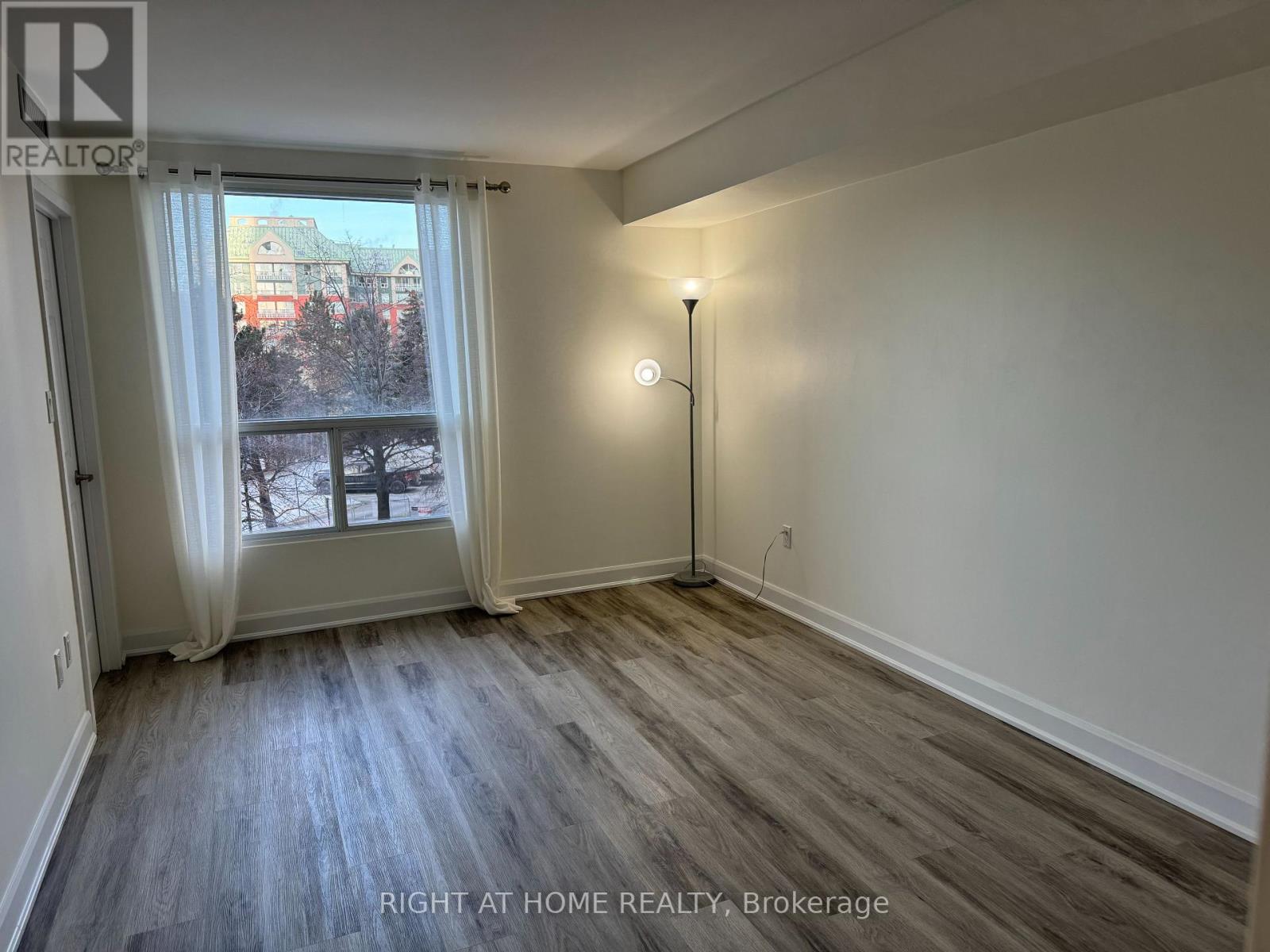 306 - 5 Concorde Place, Toronto, Ontario  M3C 3M8 - Photo 18 - C12614888