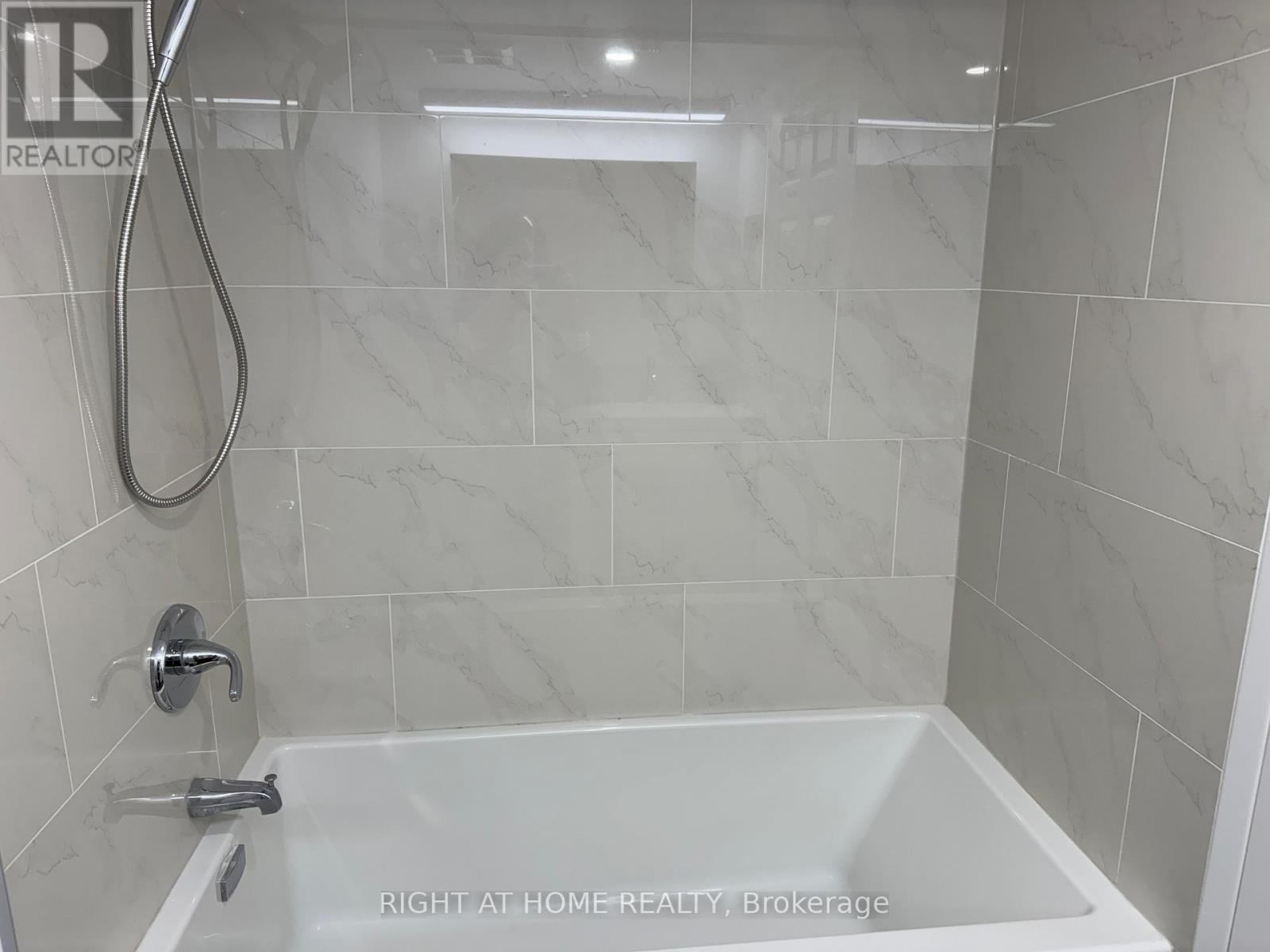 306 - 5 Concorde Place, Toronto, Ontario  M3C 3M8 - Photo 21 - C12614888