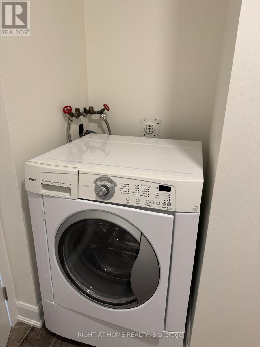 306 - 5 Concorde Place, Toronto, Ontario  M3C 3M8 - Photo 23 - C12614888