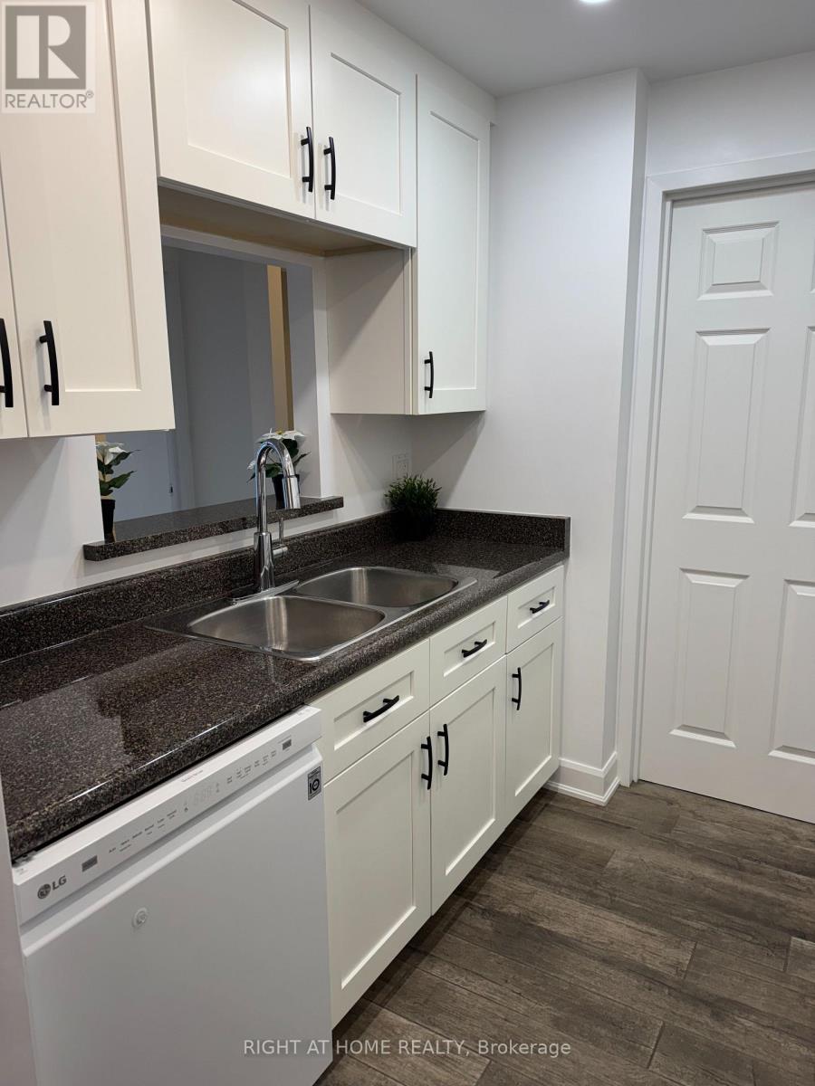 306 - 5 Concorde Place, Toronto, Ontario  M3C 3M8 - Photo 4 - C12614888