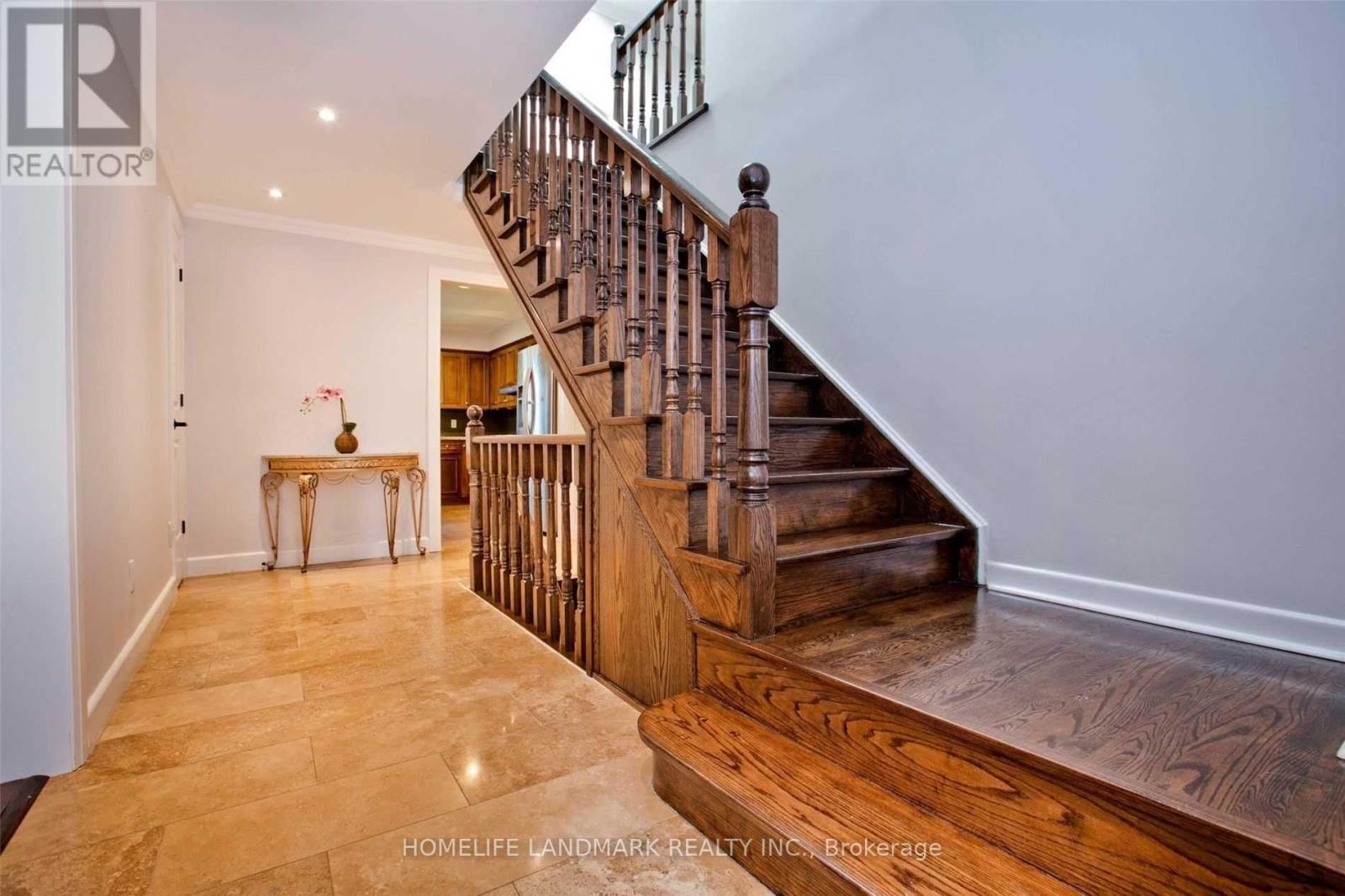 17 Caravan Drive, Toronto, Ontario  M3B 1M9 - Photo 2 - C12614894