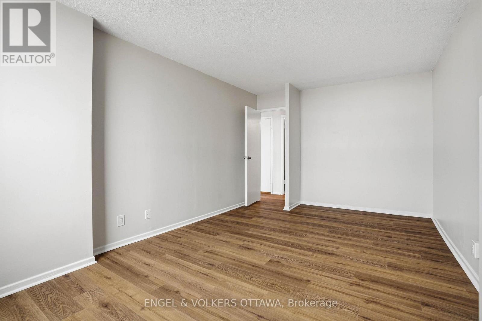 1215 - 2951 Riverside Drive, Ottawa, Ontario  K1V 8W6 - Photo 25 - X12593330