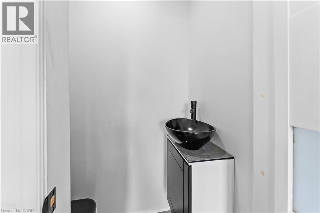 249 Wallace Avenue S, Welland, Ontario  L3B 1R7 - Photo 10 - 40793133