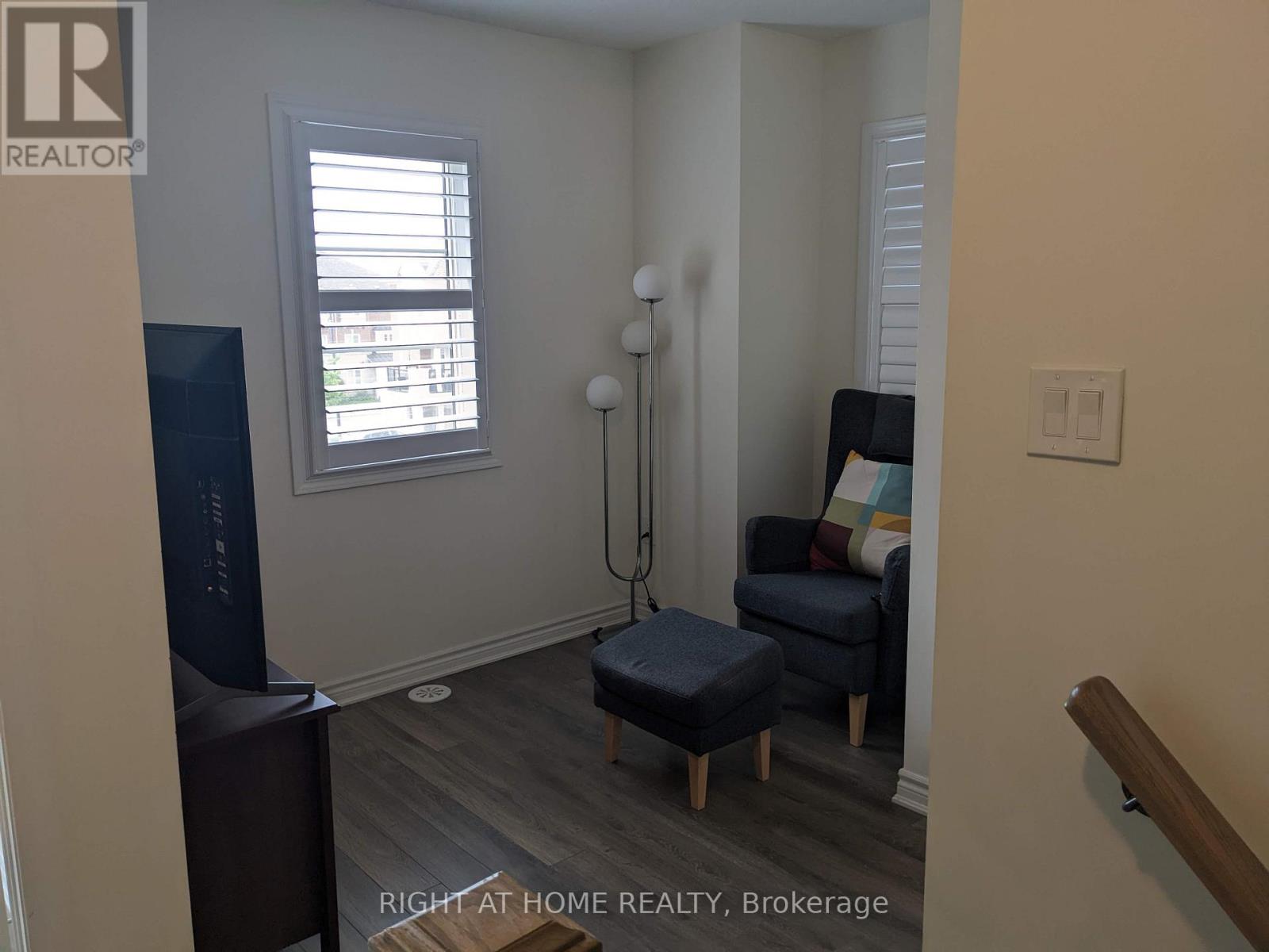 103 Howe Avenue, Toronto, Ontario  M1L 0J4 - Photo 11 - E12614822