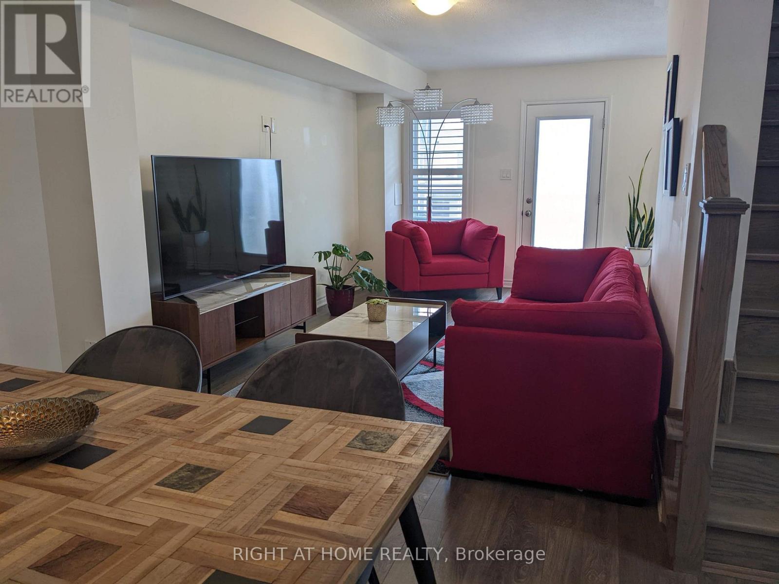 103 Howe Avenue, Toronto, Ontario  M1L 0J4 - Photo 8 - E12614822