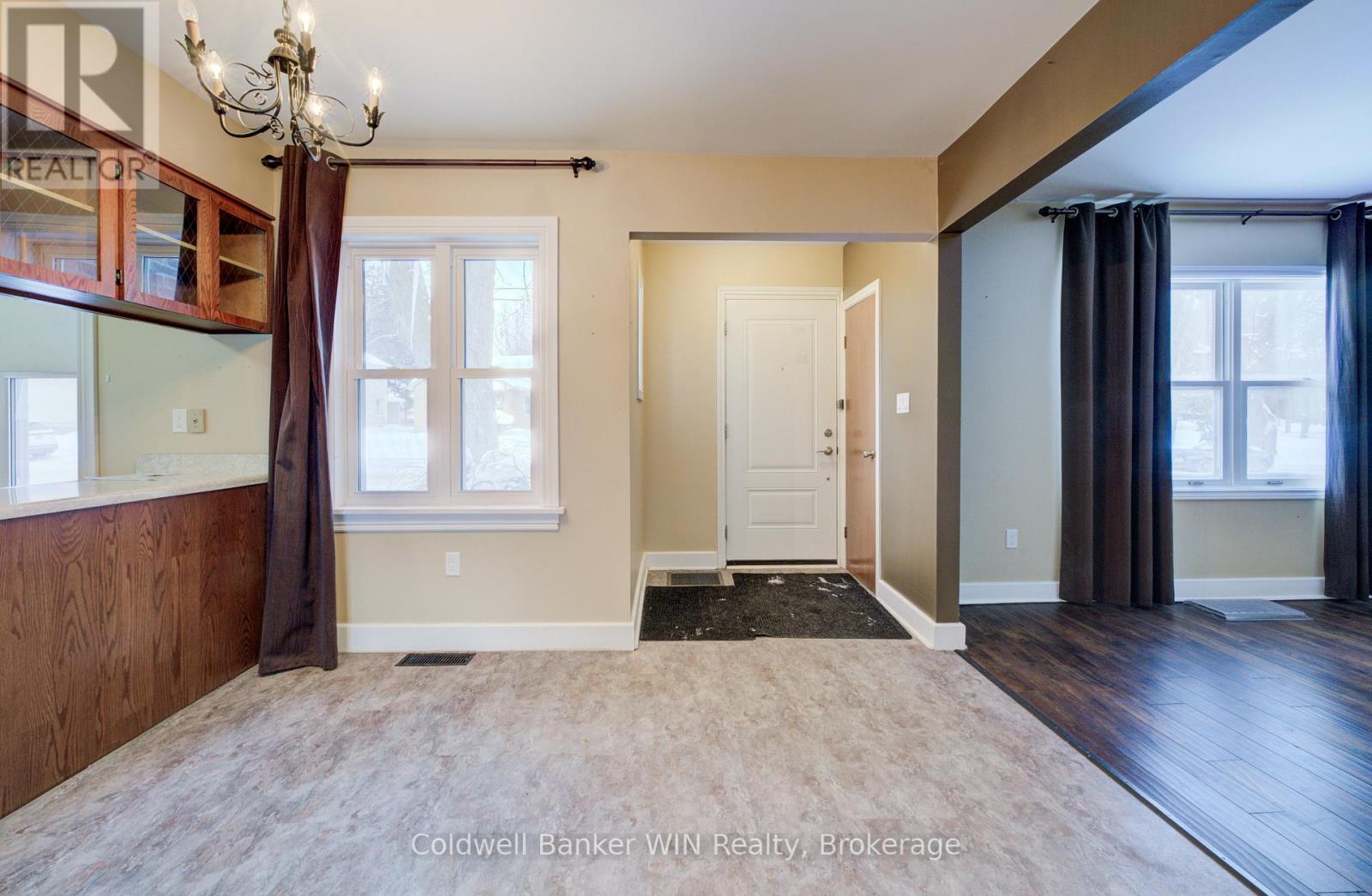 Third picture of 166 BIRMINGHAM STREET E