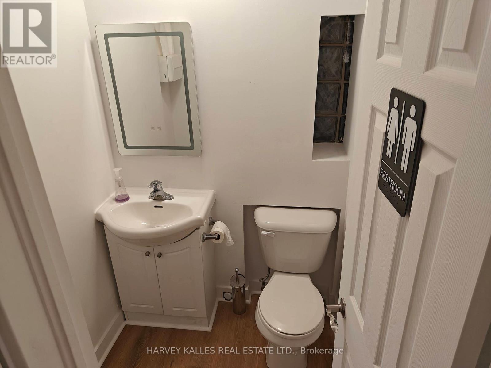 B - 406 Pacific Avenue, Toronto, Ontario  M6P 2R1 - Photo 11 - W12614872