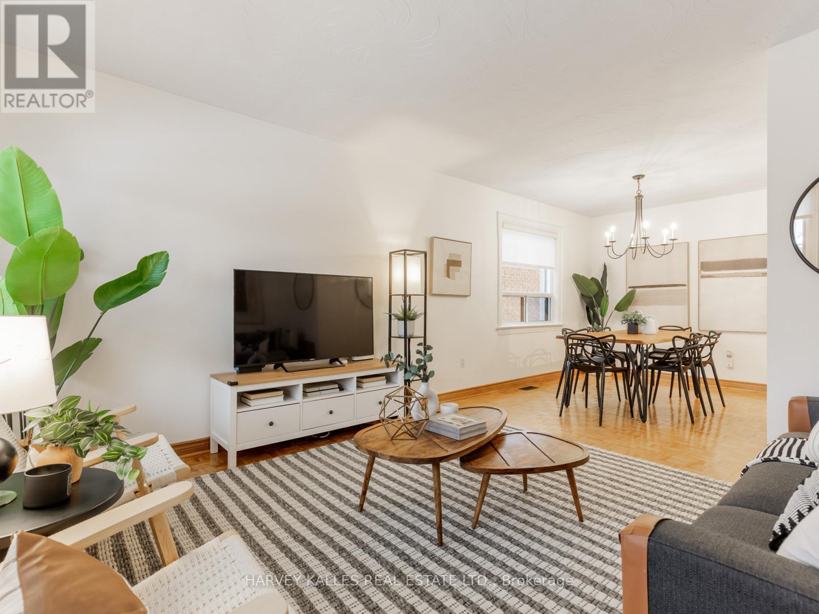 204 Belgravia Avenue, Toronto, Ontario  M6E 2M8 - Photo 11 - W12614914