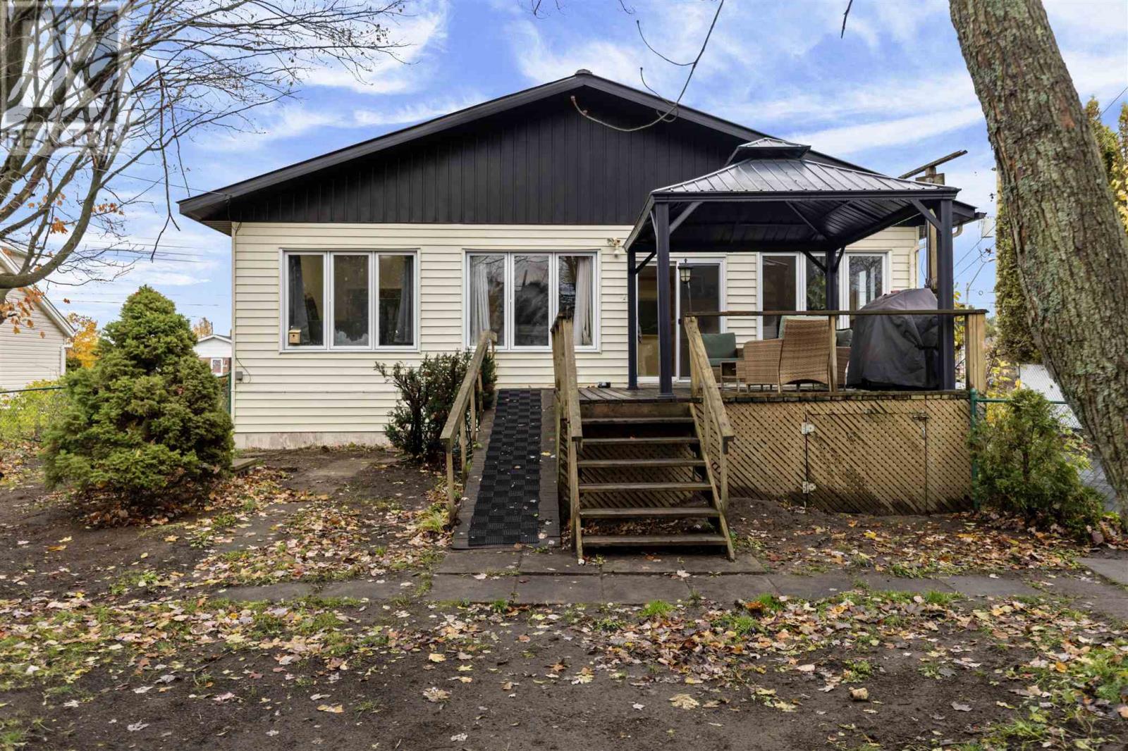 364 Chambers Ave, Sault Ste. Marie, Ontario P6A 4W5 - Photo 32 - SM253212