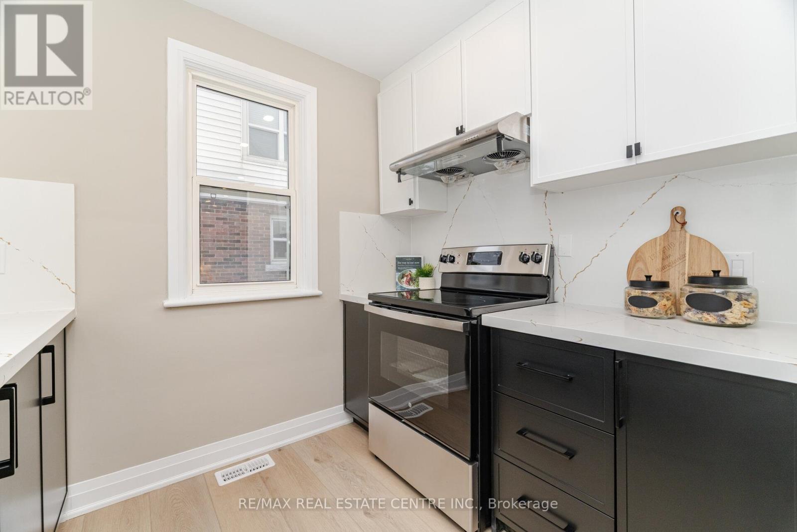 635 Queensdale Avenue E, Hamilton, Ontario  L8V 1L8 - Photo 16 - X12614860