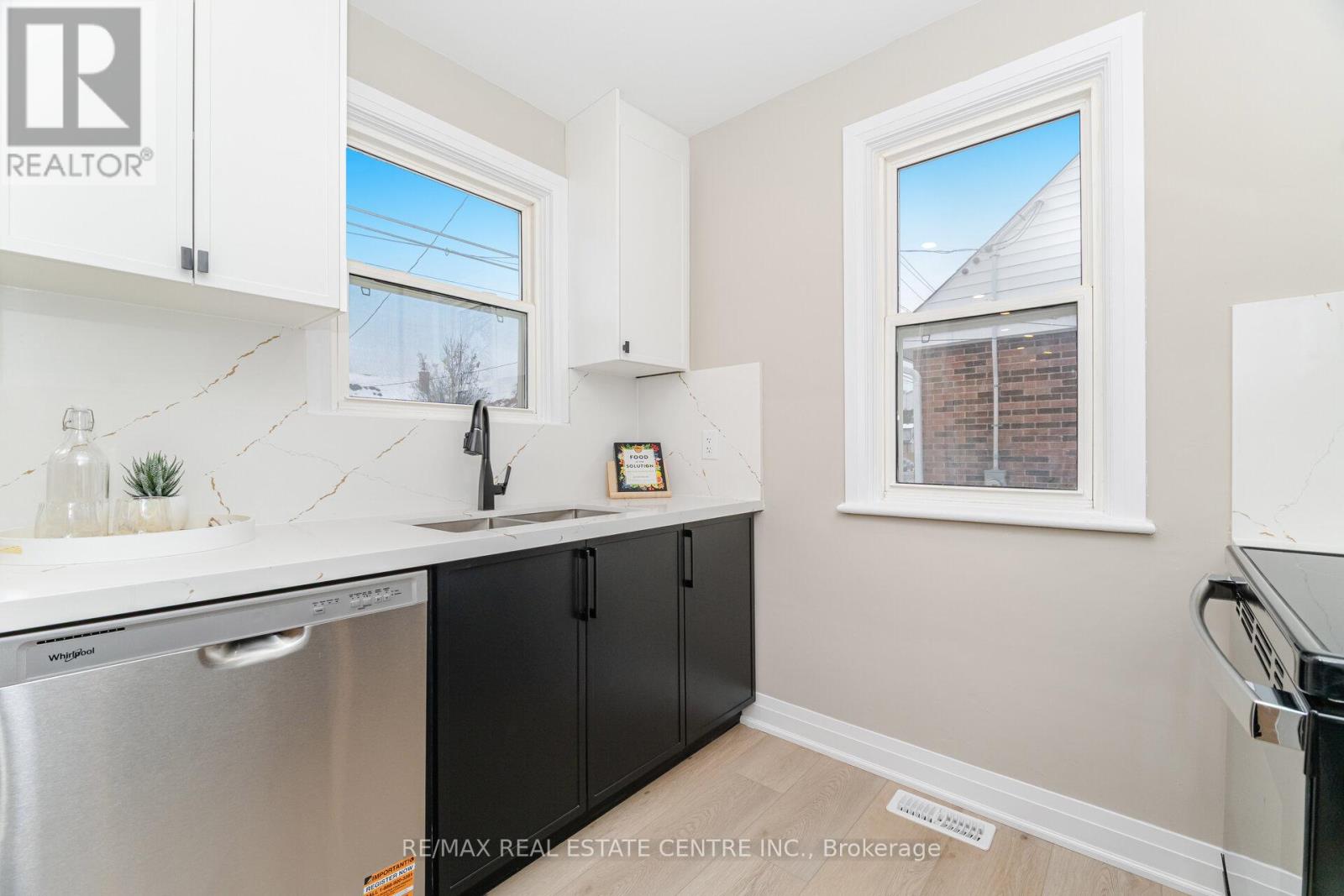 635 Queensdale Avenue E, Hamilton, Ontario  L8V 1L8 - Photo 17 - X12614860