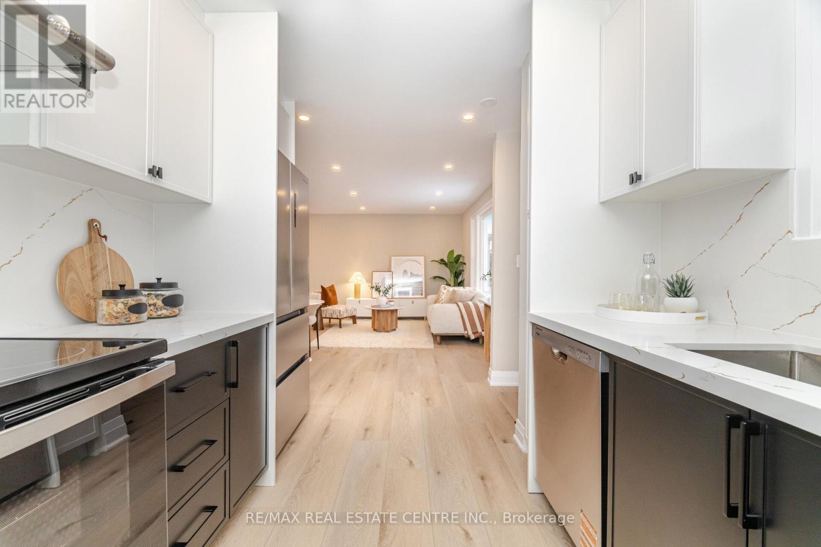 635 Queensdale Avenue E, Hamilton, Ontario  L8V 1L8 - Photo 18 - X12614860