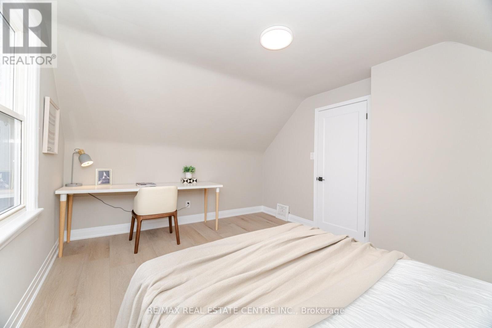 635 Queensdale Avenue E, Hamilton, Ontario  L8V 1L8 - Photo 32 - X12614860