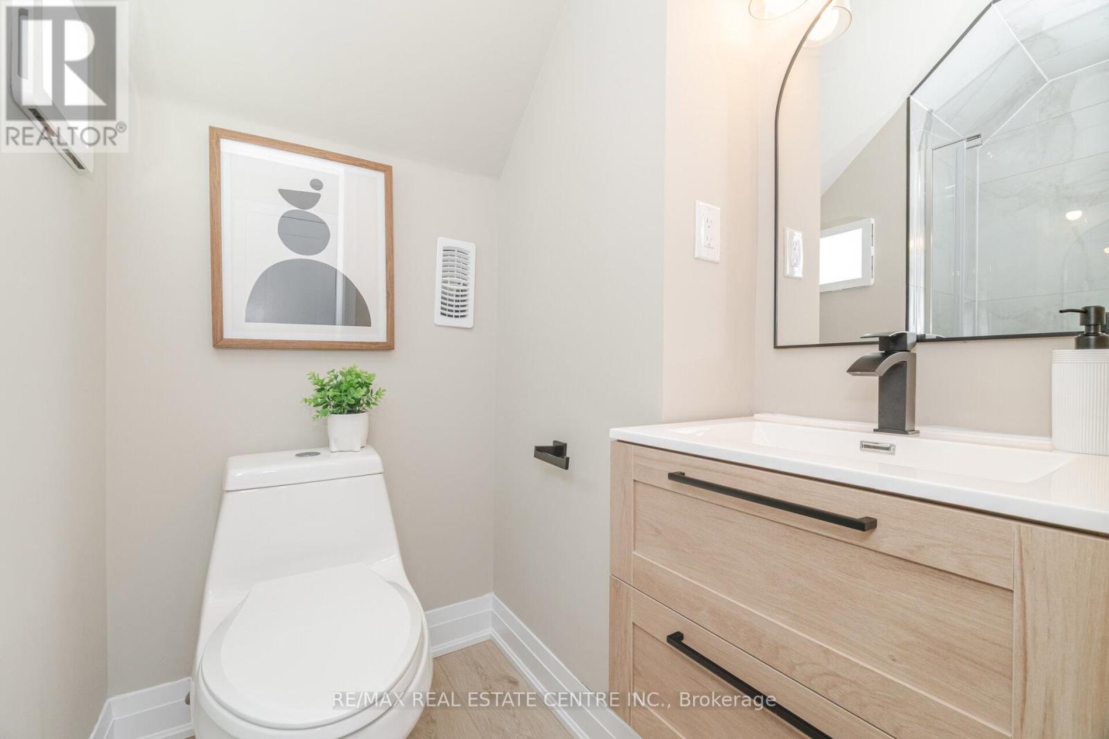 635 Queensdale Avenue E, Hamilton, Ontario  L8V 1L8 - Photo 35 - X12614860