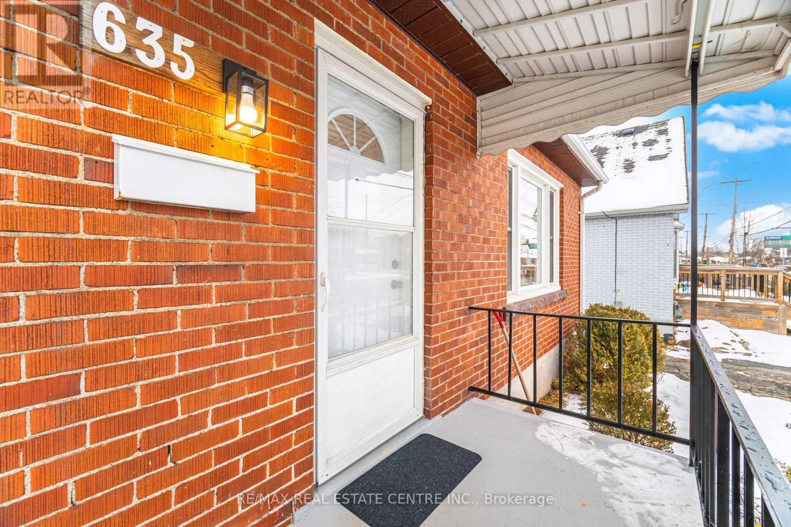 635 Queensdale Avenue E, Hamilton, Ontario  L8V 1L8 - Photo 8 - X12614860