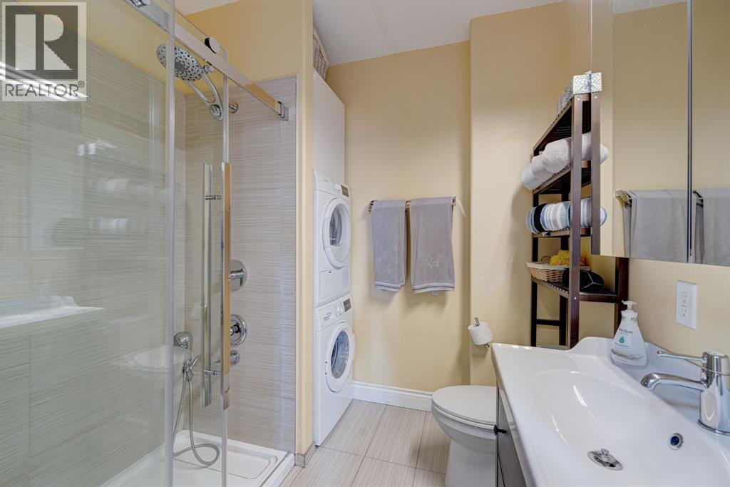 Photo 11 of 40 for 211 Main Street