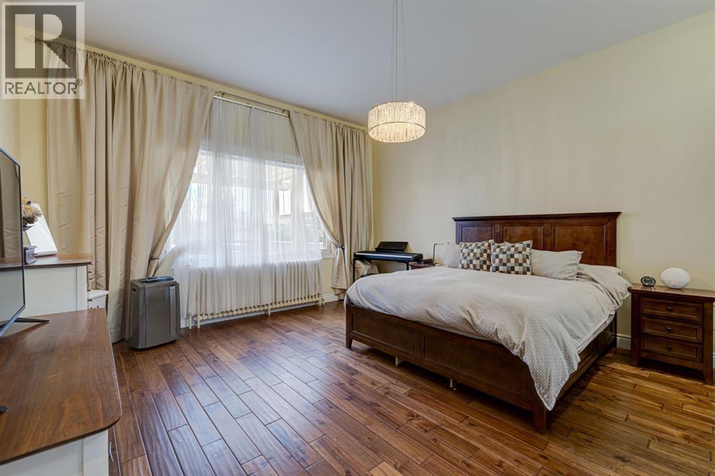 Photo 20 of 40 for 211 Main Street