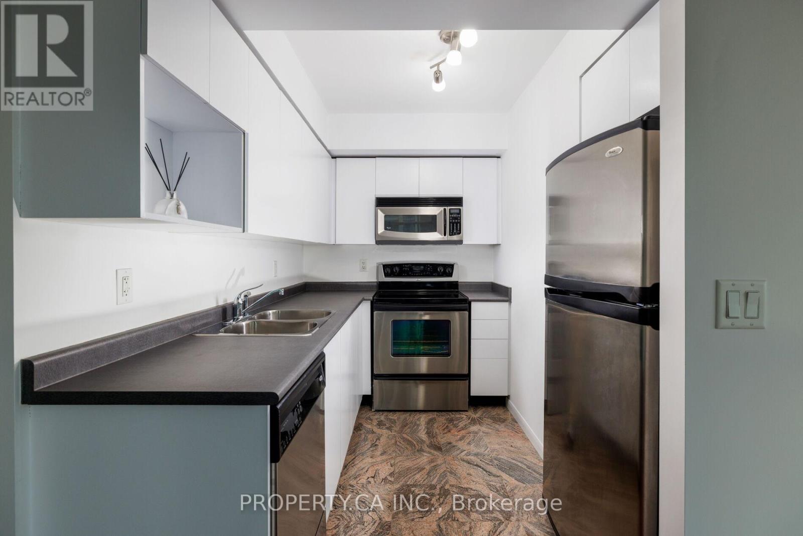 2011 - 18 Yonge Street, Toronto, Ontario  M5E 1Z8 - Photo 9 - C12536066