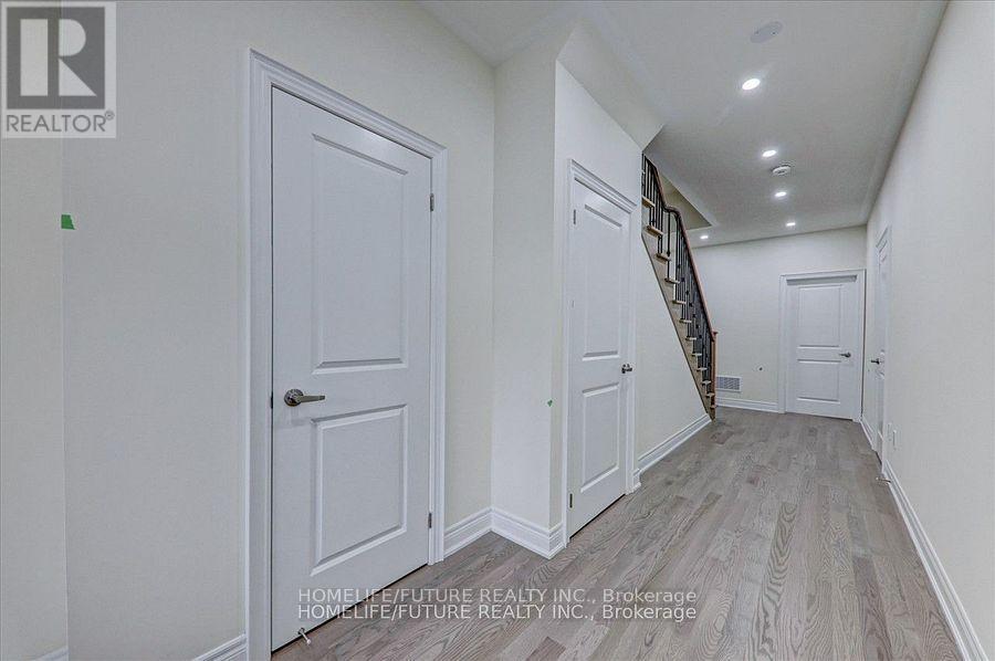 8 Thomas Hope Lane, Markham, Ontario L3S 0E9 - Photo 3 - N12598474