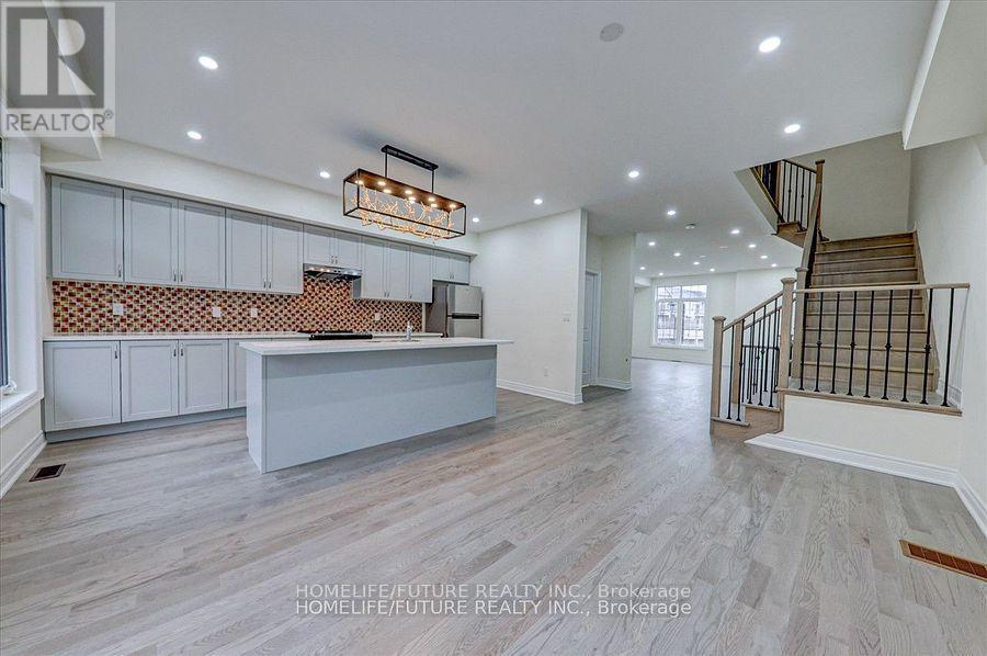 8 Thomas Hope Lane, Markham, Ontario L3S 0E9 - Photo 5 - N12598474