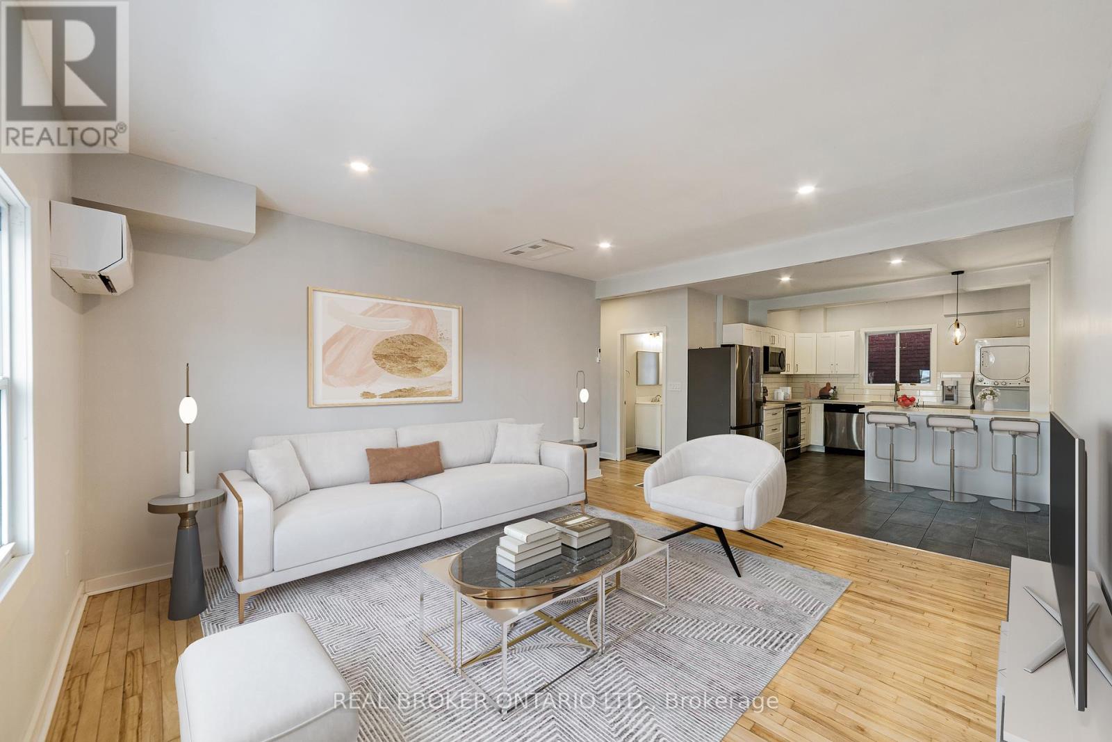 208 Mary Street, Hamilton, Ontario  L8L 4V8 - Photo 10 - X12613540