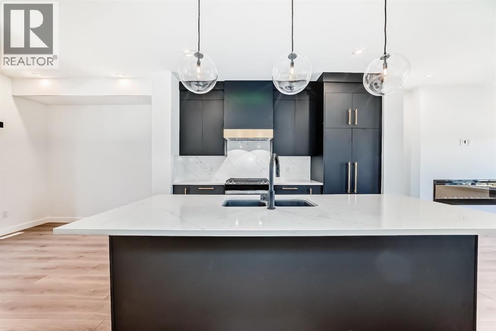 512, 8155 8 Avenue Sw, Calgary, Alberta  T3H 6B1 - Photo 4 - A2256548