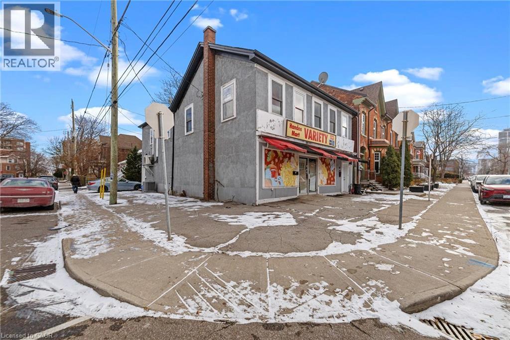 208 Mary Street, Hamilton, Ontario  L8L 4V8 - Photo 3 - 40792981