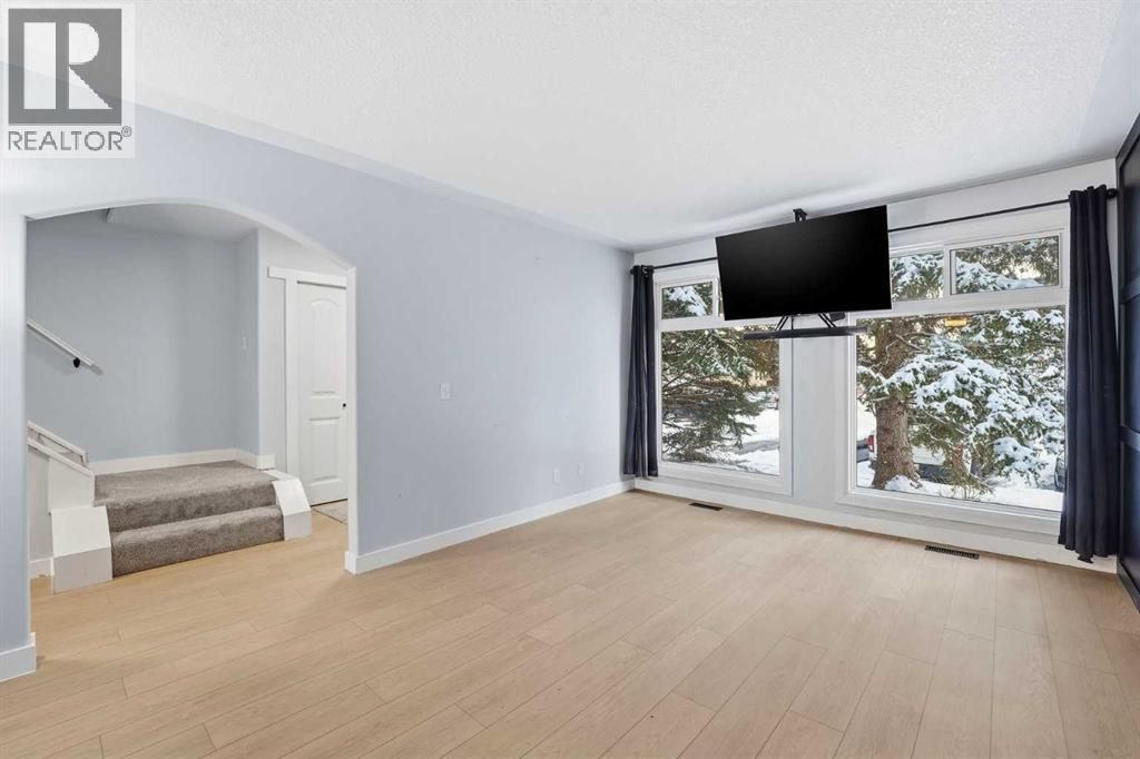 16 Cedarwood Rise Sw, Calgary, Alberta  T2W 3H9 - Photo 5 - A2273267