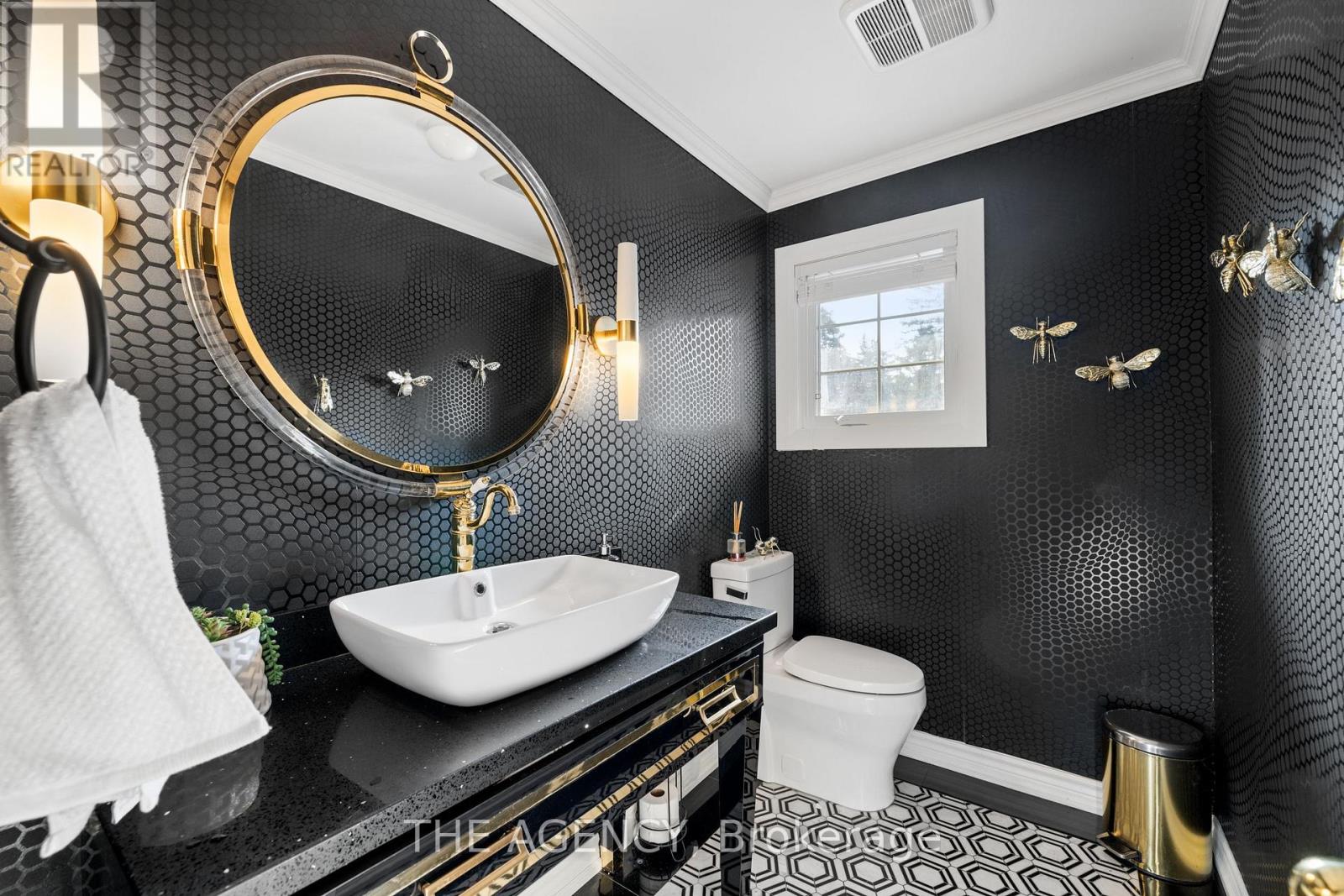 372 Burns Boulevard, King, Ontario  L7B 1E1 - Photo 15 - N12614956