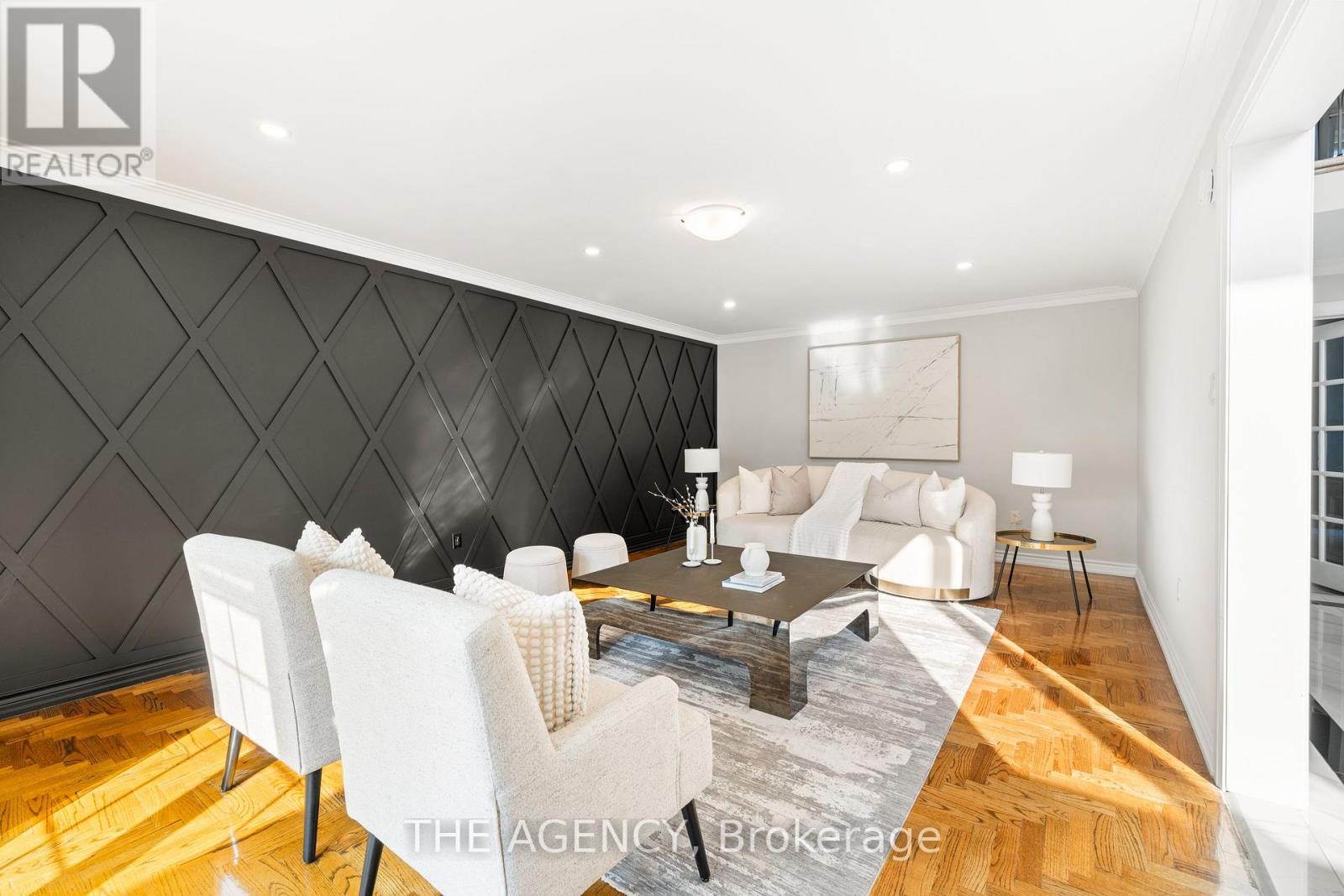 372 Burns Boulevard, King, Ontario  L7B 1E1 - Photo 5 - N12614956