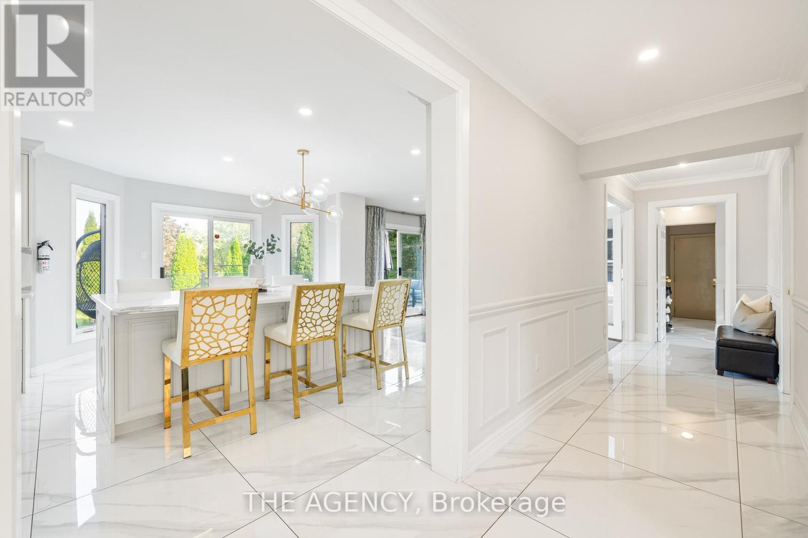 372 Burns Boulevard, King, Ontario  L7B 1E1 - Photo 9 - N12614956