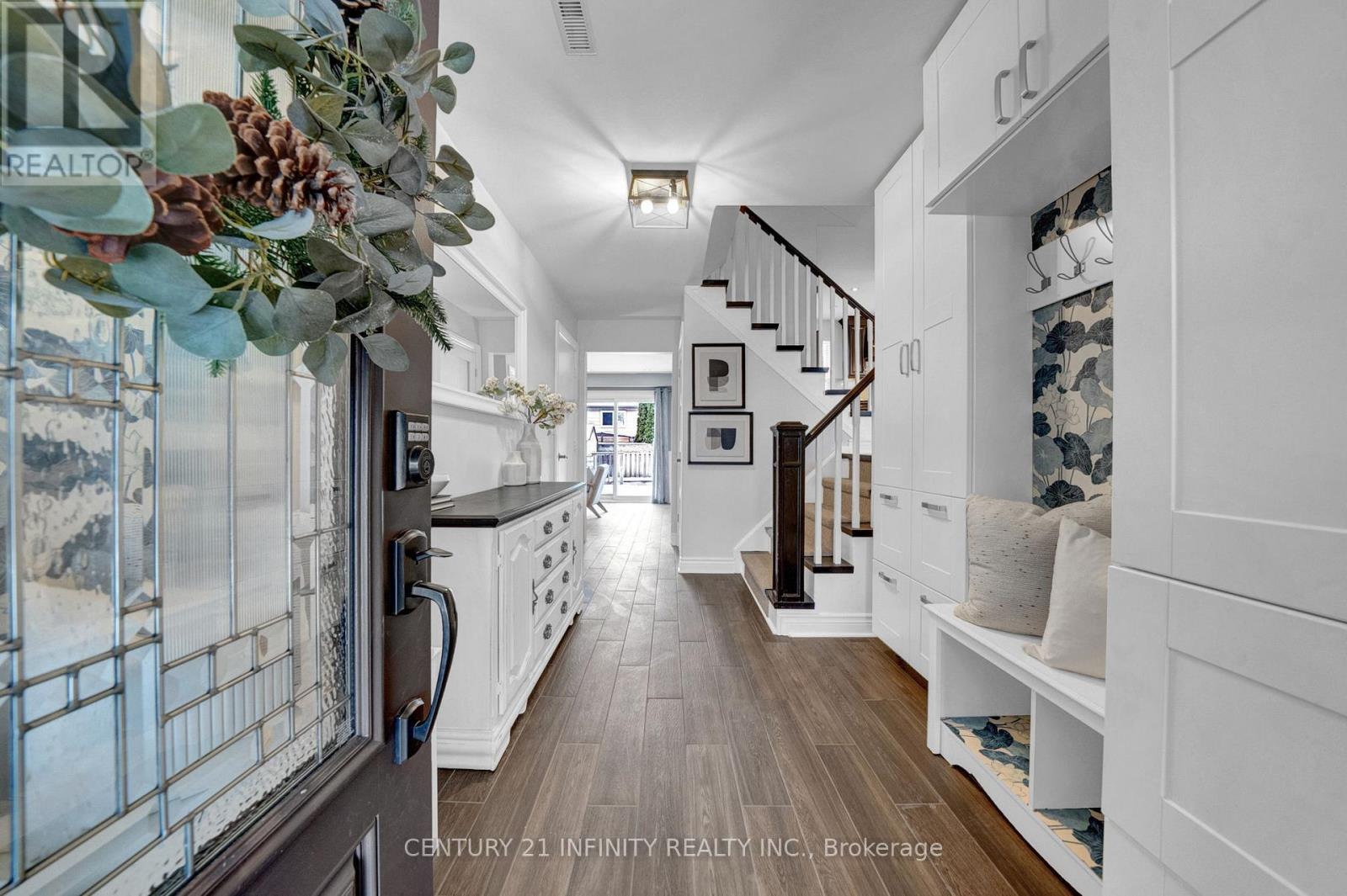 14 Shannon Court, Whitby (Lynde Creek), Ontario  L1N 6B6 - Photo 2 - E12615076