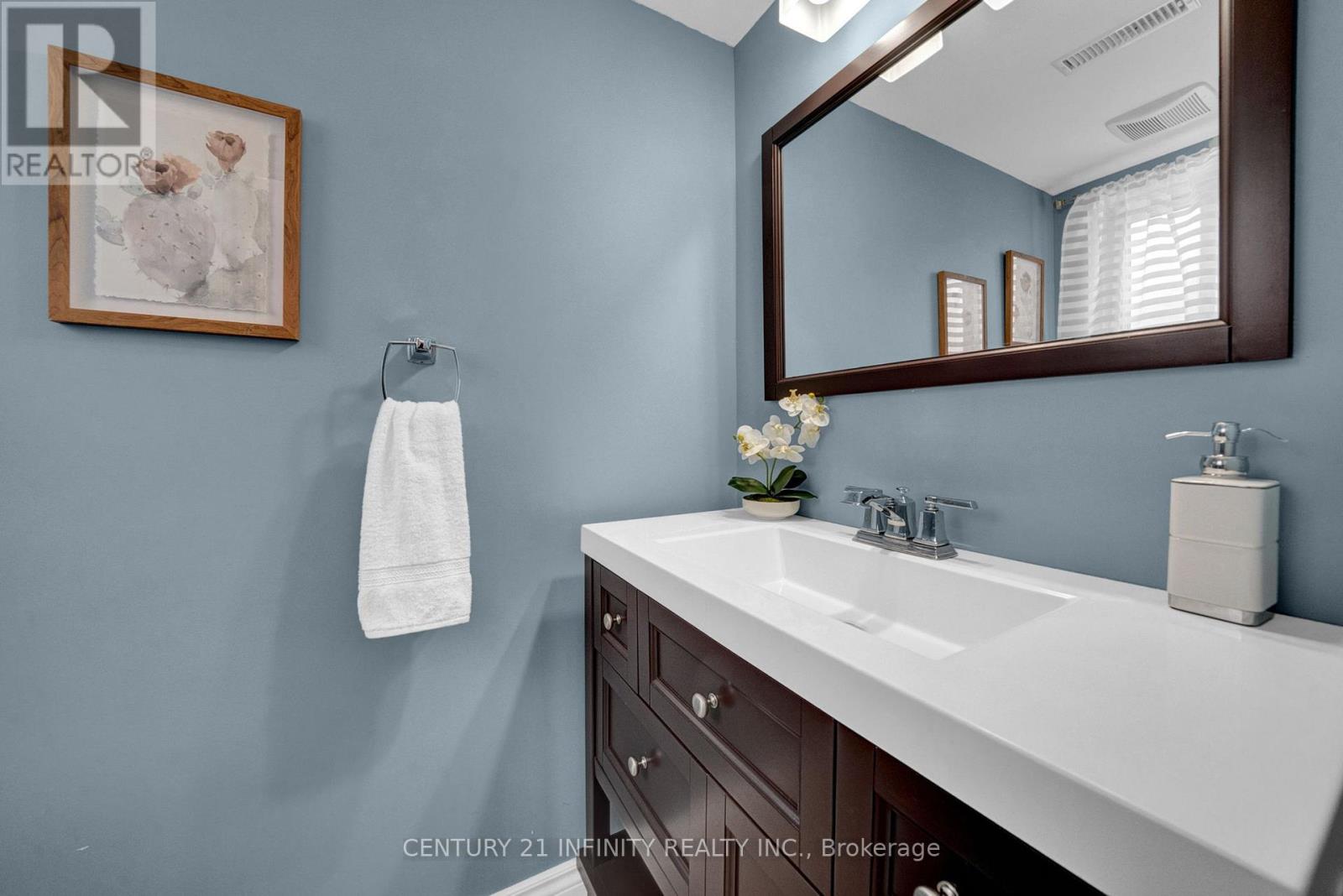 14 Shannon Court, Whitby (Lynde Creek), Ontario  L1N 6B6 - Photo 5 - E12615076