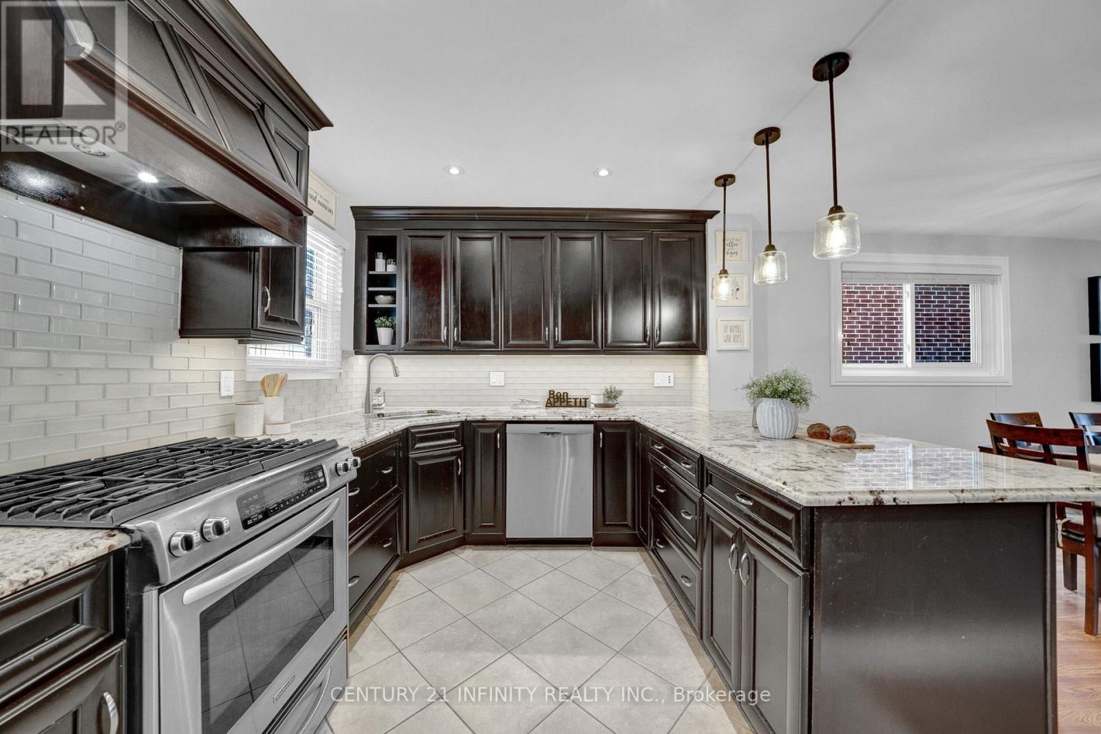 14 Shannon Court, Whitby (Lynde Creek), Ontario  L1N 6B6 - Photo 8 - E12615076