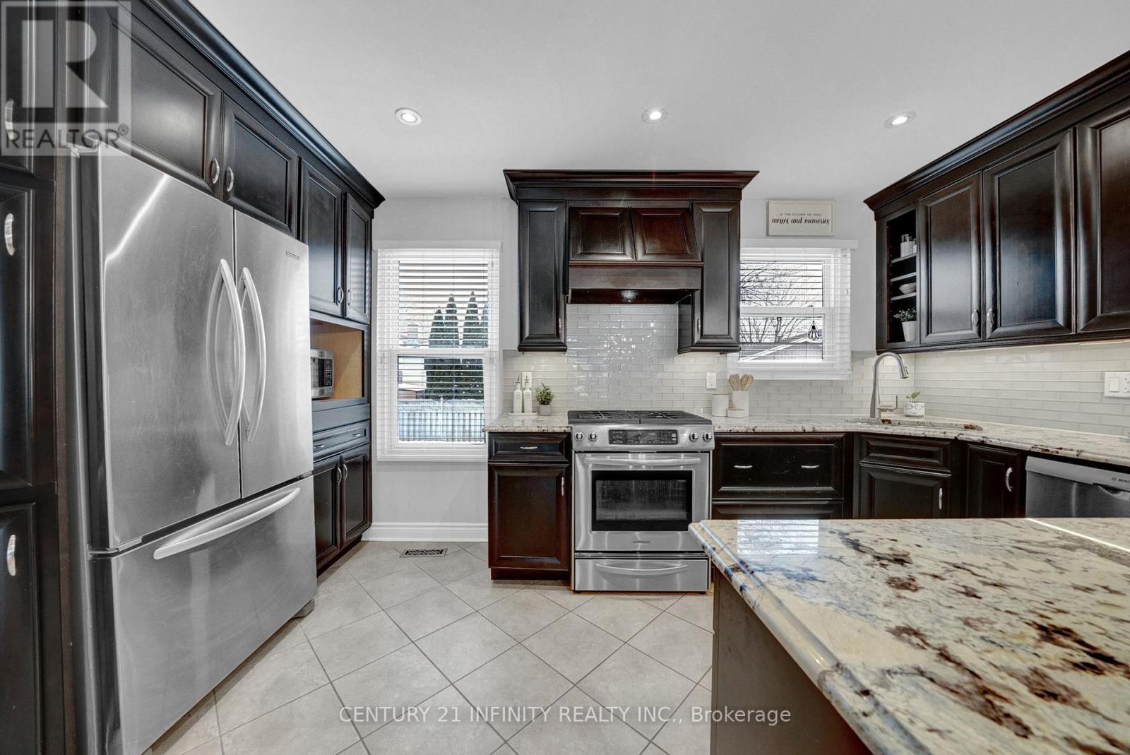 14 Shannon Court, Whitby (Lynde Creek), Ontario  L1N 6B6 - Photo 9 - E12615076