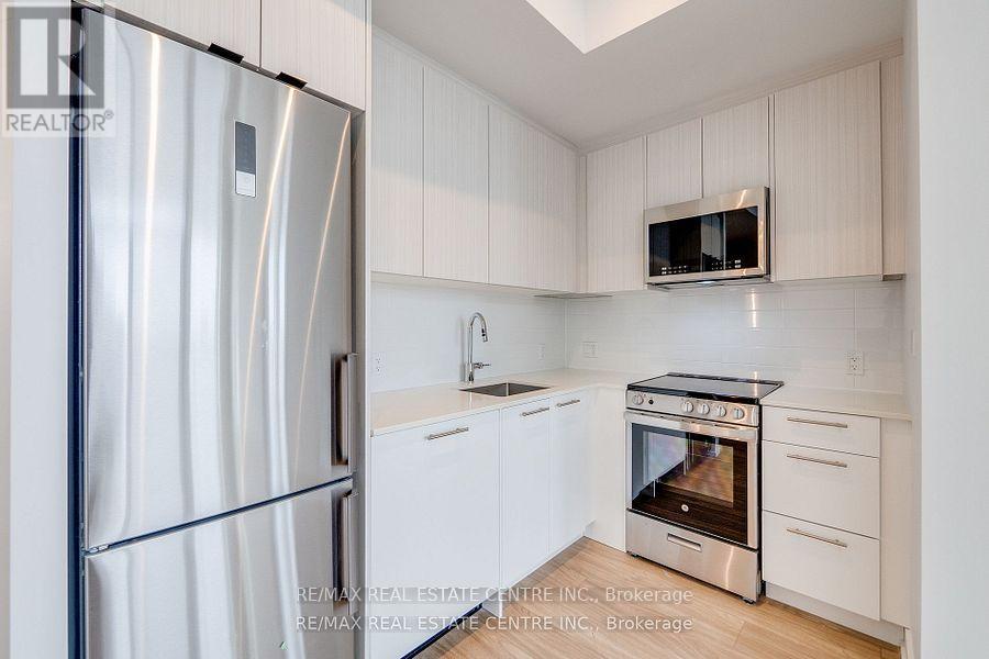 1207 - 225 Veterans Drive N, Brampton, Ontario  L7A 0B6 - Photo 12 - W12614946