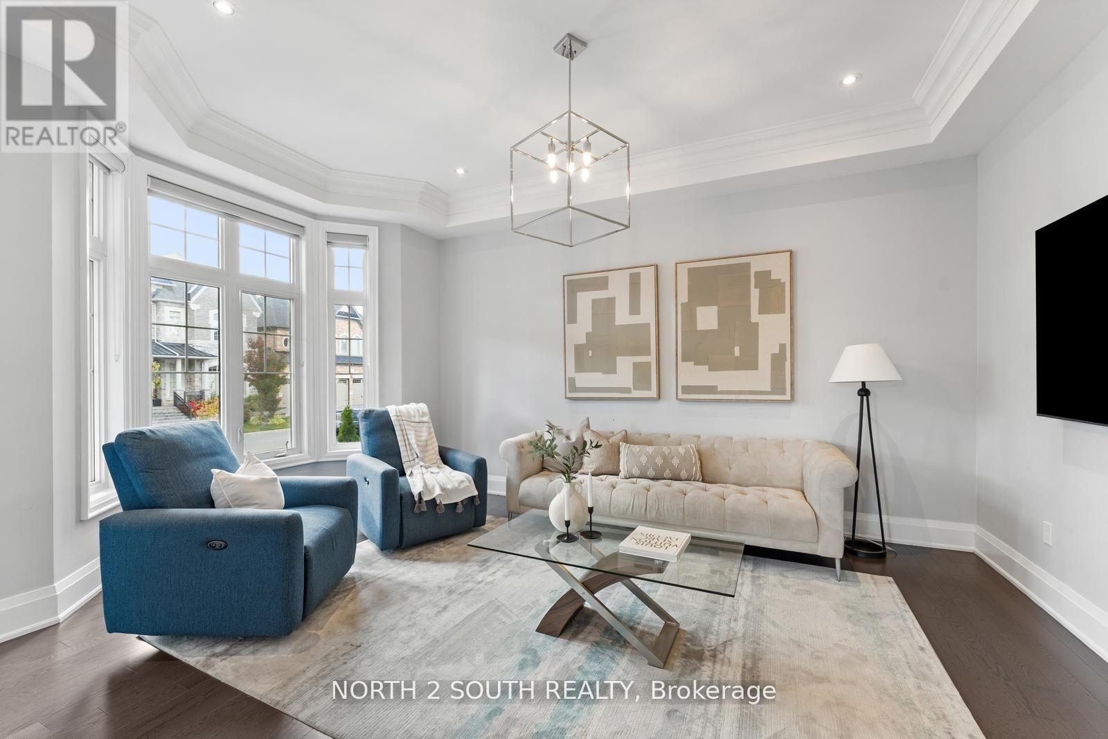 138 Degrey Drive, Brampton, Ontario  L6P 4L7 - Photo 10 - W12614950