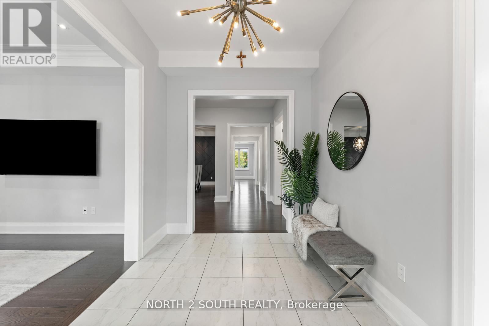 138 Degrey Drive, Brampton, Ontario  L6P 4L7 - Photo 8 - W12614950