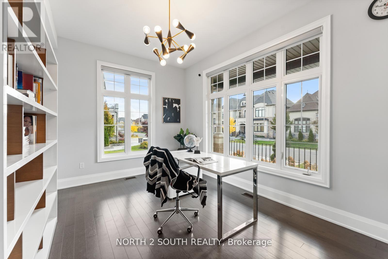 138 Degrey Drive, Brampton, Ontario  L6P 4L7 - Photo 9 - W12614950