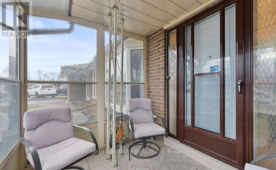 85 Autumn Boulevard, Brampton, Ontario  L6T 2W1 - Photo 3 - W12614954