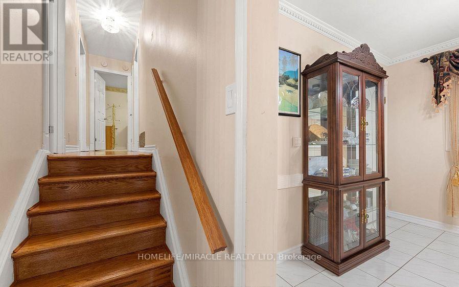 85 Autumn Boulevard, Brampton, Ontario  L6T 2W1 - Photo 7 - W12614954